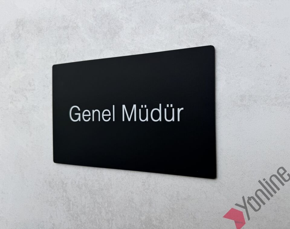 Mat Siyah Sade Kapı İsimliği