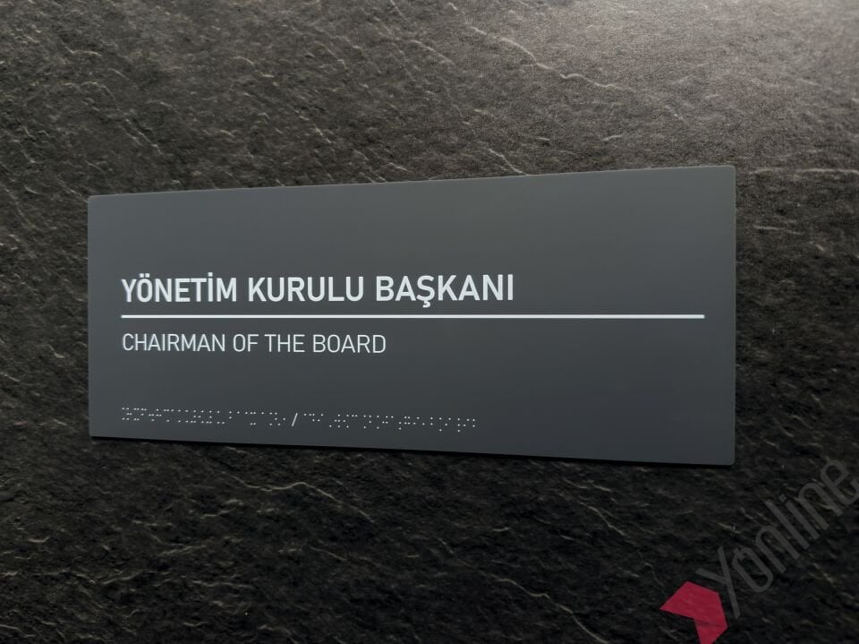 Mat Antrasit Braille Alfabeli Kurumsal Kapı